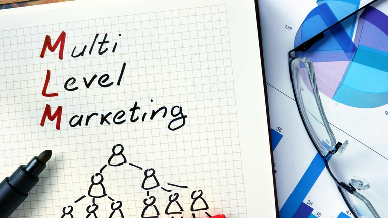 Multi-level marketing (MLM) – co to jest i jak działa marketing sieciowy?